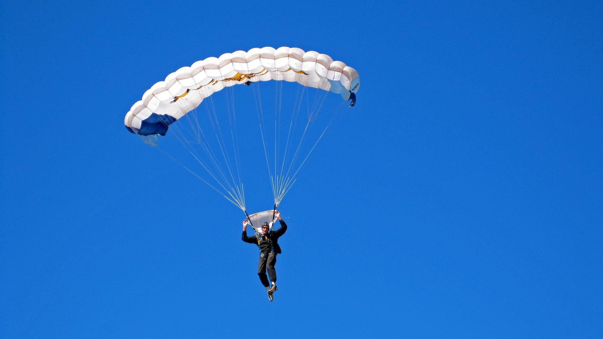 香肠派对“荒野求生”挑战赛,众多玩家争夺冠军,香肠派对荒山废墟图片